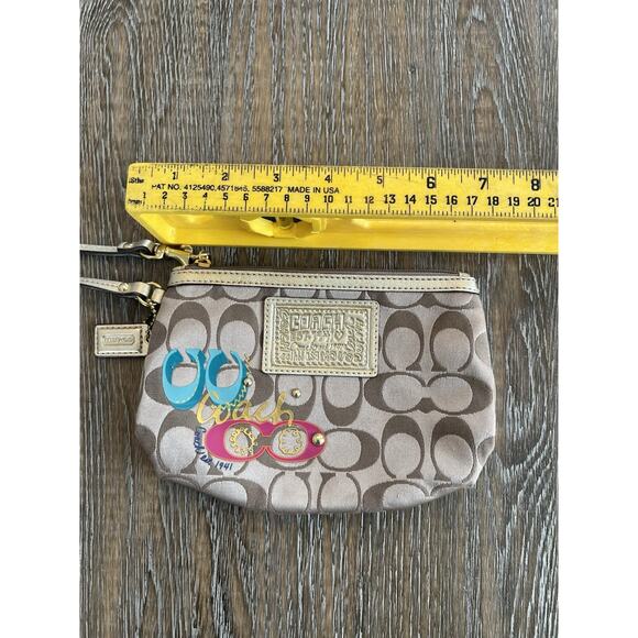 Vintage Coach Wristlet Limited Edition NWOT - Picture 9 of 11